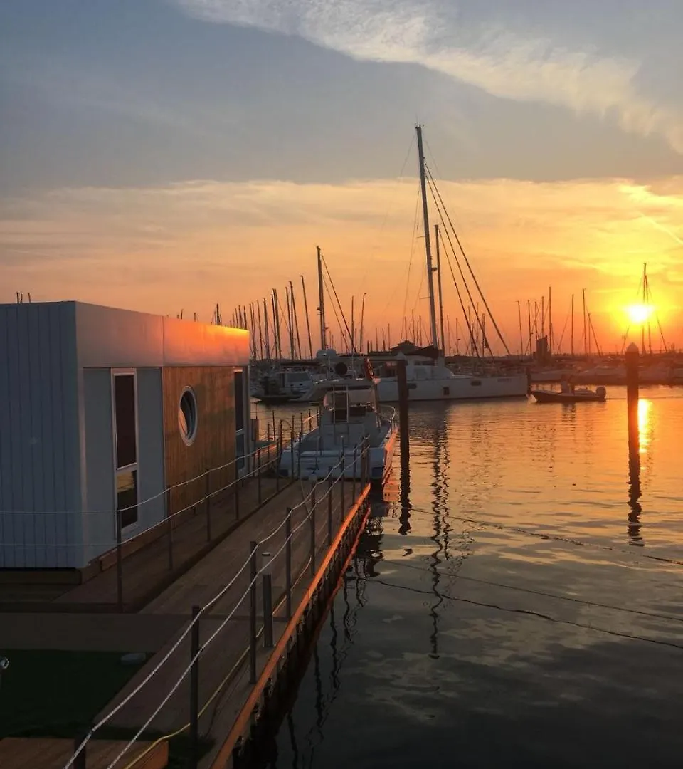 Floating Resort Rimini 0*,