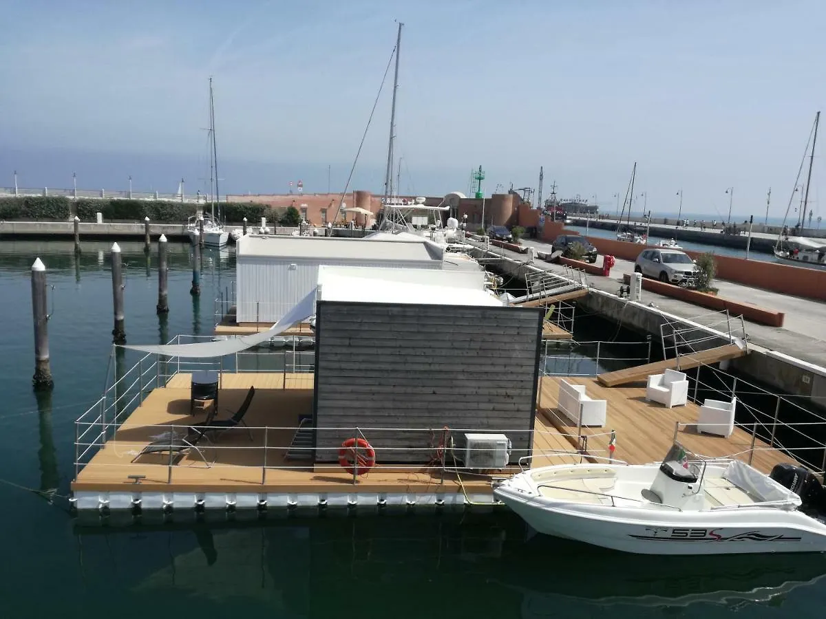 Floating Resort Rimini 0*,